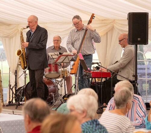 Take 4+1 - Jazz Quartet image 3
